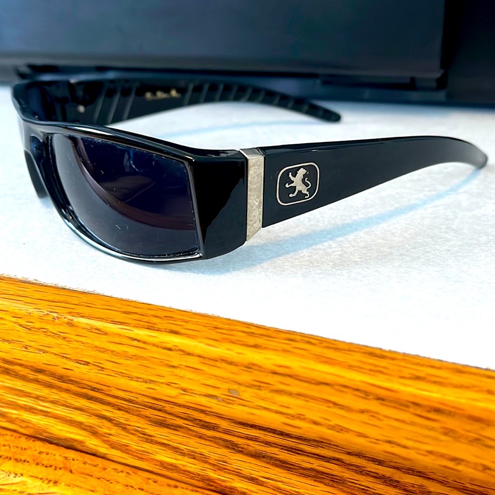 Men’s dark sunglasses